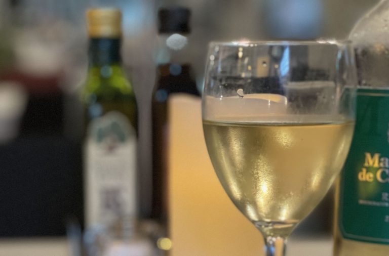 Tentol drinks, Marqués de Cáceres white wine